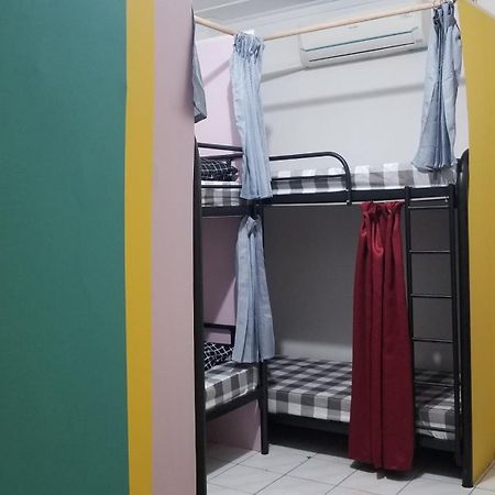 Coffeebunk Hostel Тангеранг Номер фото