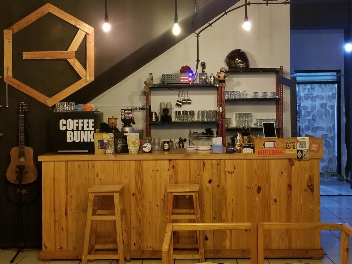Coffeebunk Hostel Тангеранг Экстерьер фото