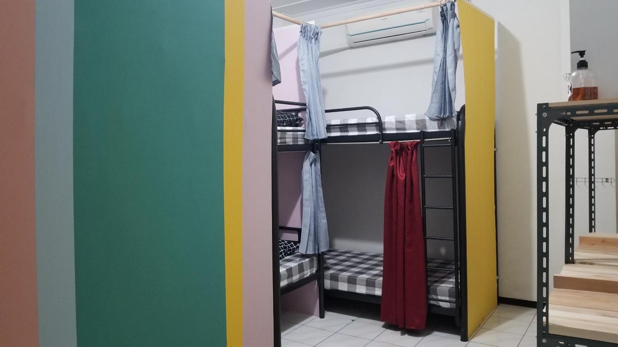 Coffeebunk Hostel Тангеранг Номер фото